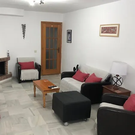 2 Bedroom Townhouse - - Sleeps 4 - R018 Prázdninový dům