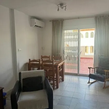 2 Bedroom Townhouse - - Sleeps 4 - R018 Prázdninový dům *