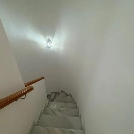 Prázdninový dům 2 Bedroom Townhouse - - Sleeps 4 - R018 *